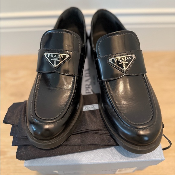 💎Authentic💎 Prada woman’s slip on Black Loafers Like New - Picture 6 of 13